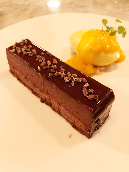 Hotel TORTUE Brasserie Dessert